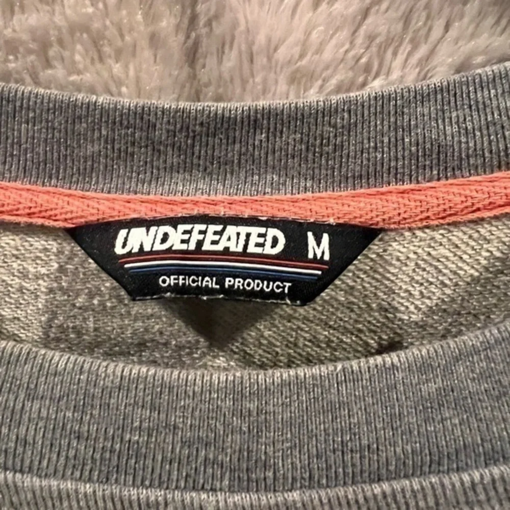 Undefeated pullover sweatshirt - Picture 2 of 4